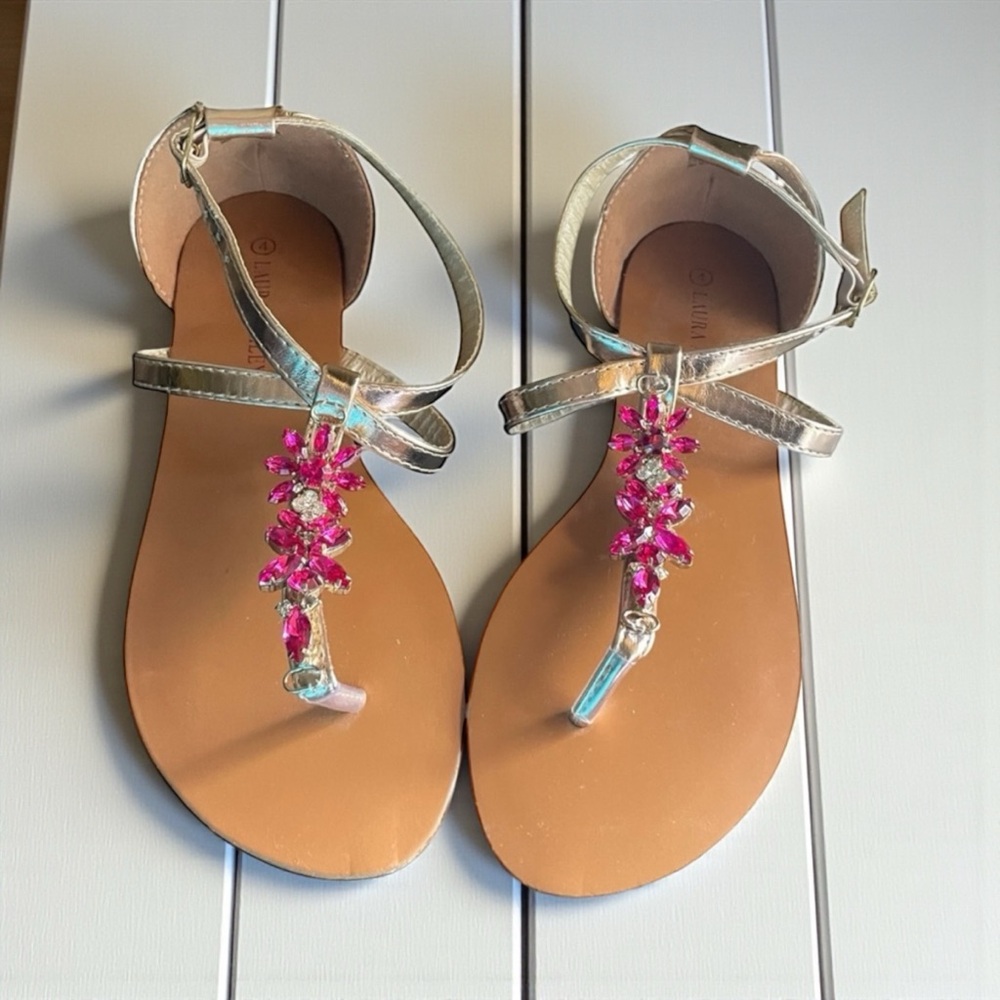 NWOT Laura Ashley Size 4 Sandals with Pink Gem Accents